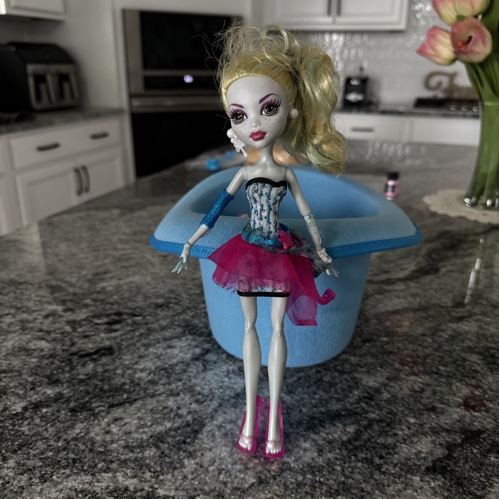 2008 Monster High Dot Dead Gorgeous 11" Doll LAGOONA BLUE